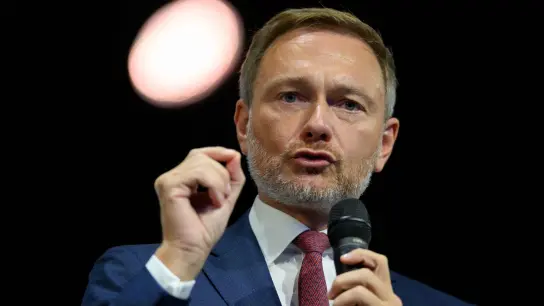 Christian Lindner (FDP), Bundesfinanzminister, fordert Planungssicherheit für Kohle und Atomkraft. (Foto: Robert Michael/dpa)