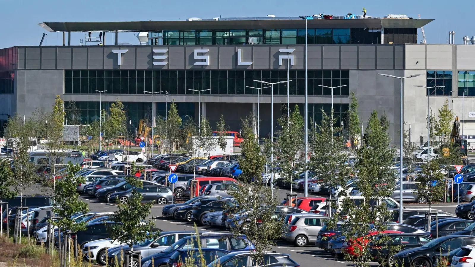 Die Tesla Gigafactory Berlin-Brandenburg. (Foto: Patrick Pleul/dpa)