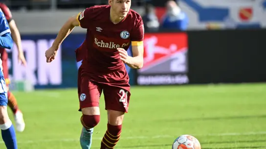 Wechselt für ein Jahr auf Leihbasis zum SC Paderborn: Schalkes Marvin Pieringer. (Foto: Uli Deck/dpa)