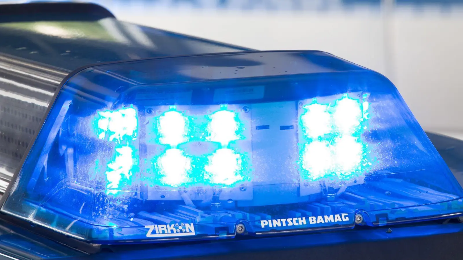 Wer die Granate in die Isar geworfen hat, ist laut LKA noch unklar. (Symbolbild) (Foto: Friso Gentsch/dpa)