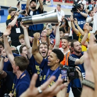 Feiert einen der größen Coups der BBL-Historie: Alba Berlin. (Foto: Matthias Stickel/dpa)