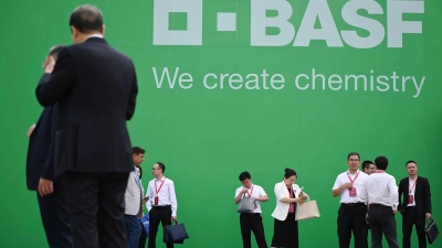 BASF mit Hauptsitz in Ludwigshafen ist der weltgrößte Chemiekonzern.  (Foto: Johannes Neudecker/dpa)