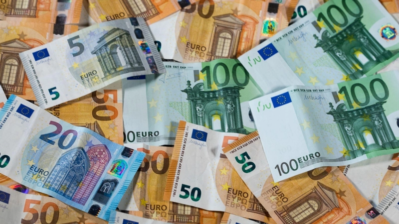 Der Haushaltsentwurf für 2027 sieht Ausgaben von 555,4 Milliarden Euro vor - mit eine Nettokreditaufnahme von 118,7 Milliarden Euro. (Symbolbild) (Foto: Jens Büttner/dpa-Zentralbild/dpa)