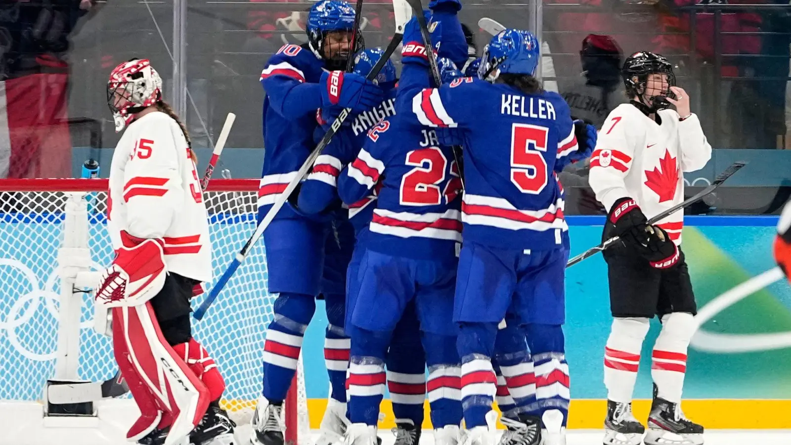 Das US-Team darf jubeln. (Foto: Hassan Ammar/AP/dpa)