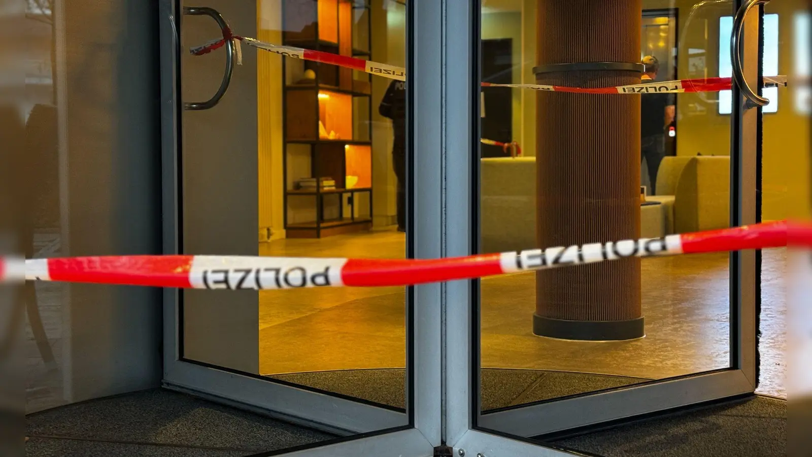 Die Polizei geht nach aktuellem Stand von einem Tötungsdelikt aus. (Foto: Max Lametz/dpa)