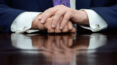 Die Hände und die Gesundheit von US-Präsident Trump sind bereits häufiger Gesprächsthema gewesen. (Archivfoto) (Foto: Alex Brandon/AP/dpa)