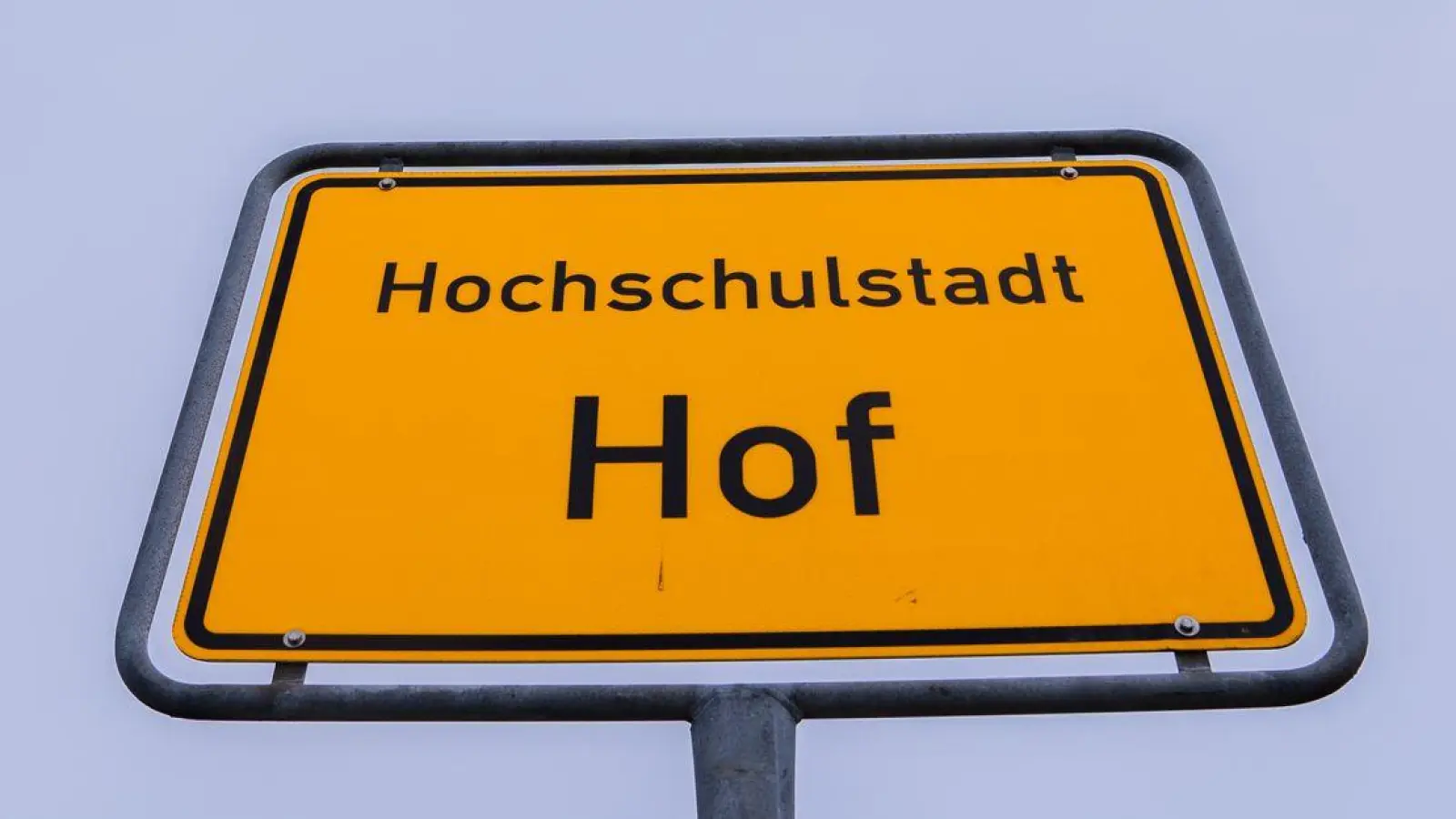 Die Regierung von Oberfranken hat den Haushalt der Stadt Hof wegen zu hoher Schulden abgelehnt. (Archivbild) (Foto: Nicolas Armer/dpa)