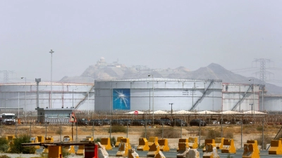 Im Osten Saudi-Arabiens gerät der Ölkonzern Aramco erneut unter Beschuss. (Archivbild) (Foto: Amr Nabil/AP/dpa)