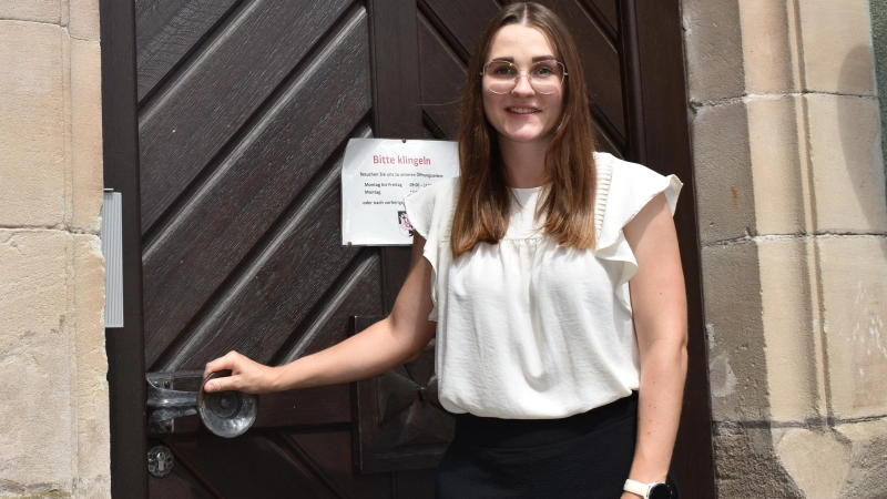 Verena Birkmann ist die neue Umsetzungsbegleiterin der Kommunalen Allianz Aurach-Zenn. Ihr Büro ist im Wilhelmsdorfer Rathaus untergebracht. (Foto: Ute Niephaus )