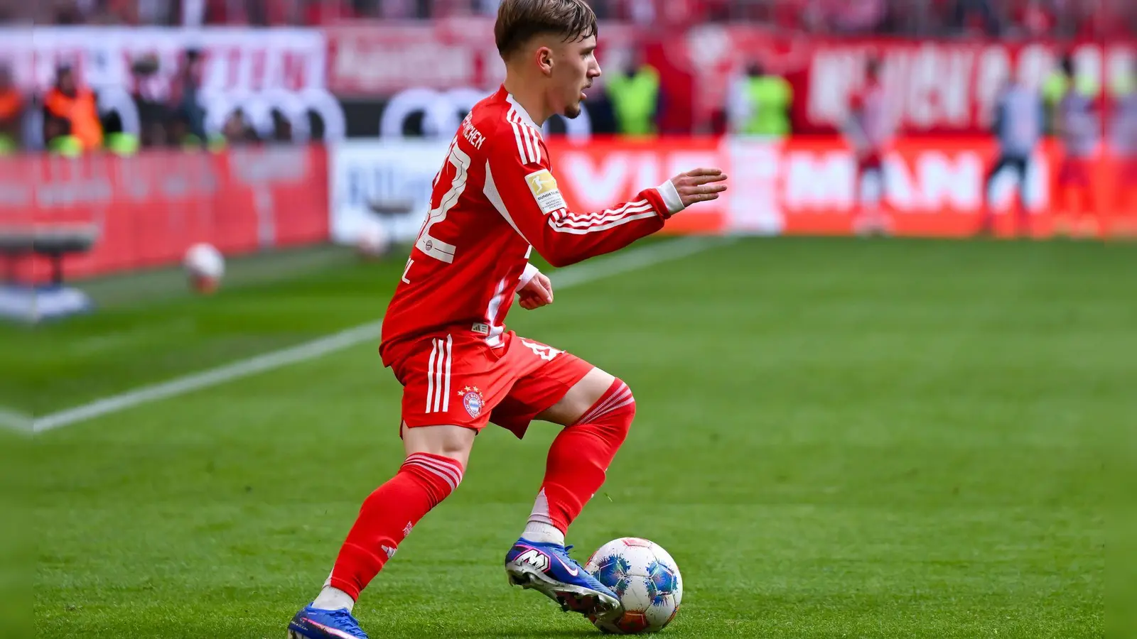 Lennart Karl will beim Nationalteam so forsch zu Werke gehen wie im Bayern-Trikot. (Foto: Sven Hoppe/dpa)