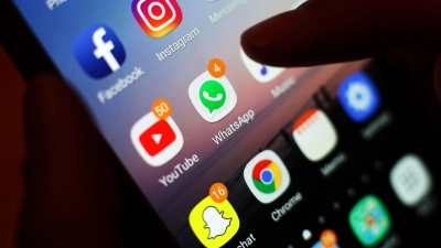 Malaysia will die Altersbeschränkung zunächst in einer Testphase erproben. (Symbolbild) (Foto: Yui Mok/PA Wire/dpa)