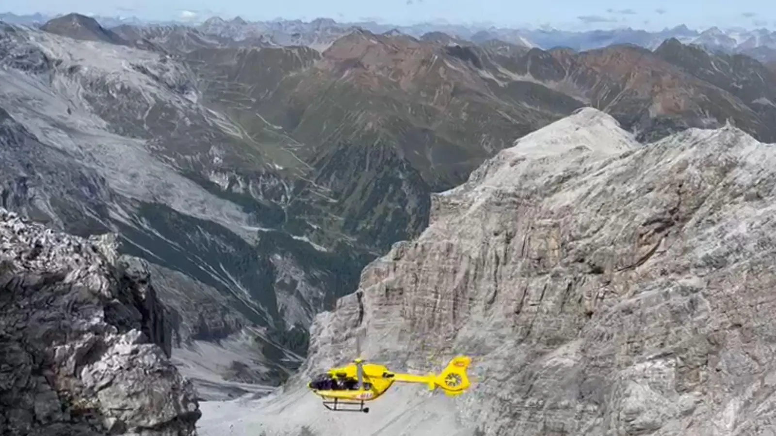 Beim Klettern in Südtirol ist ein 31 Jahre alter Deutscher tödlich verunglückt. (Foto: Handout) (Foto: -/Bergrettung Italien/dpa)
