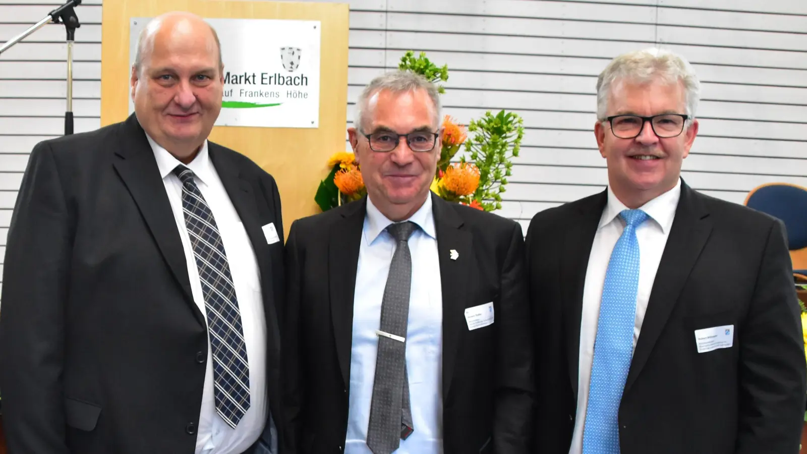Ministerialdirektor Hubert Bittlmayer kam zur Amtseinführung von Dr. Herbert Siedler als Nachfolger von Gerd Düll (von rechts) zur Feierstunde nach Markt Erlbach. (Foto: Fritz Arnold)