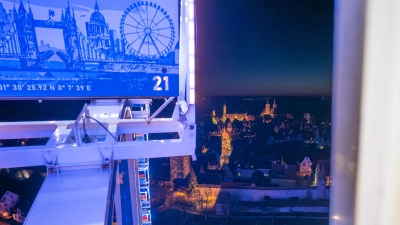 Diesen nächtlichen Blick vom Riesenrad aus auf die Stadt wird es vorerst nicht mehr geben. (Foto: Mirko Fryska)