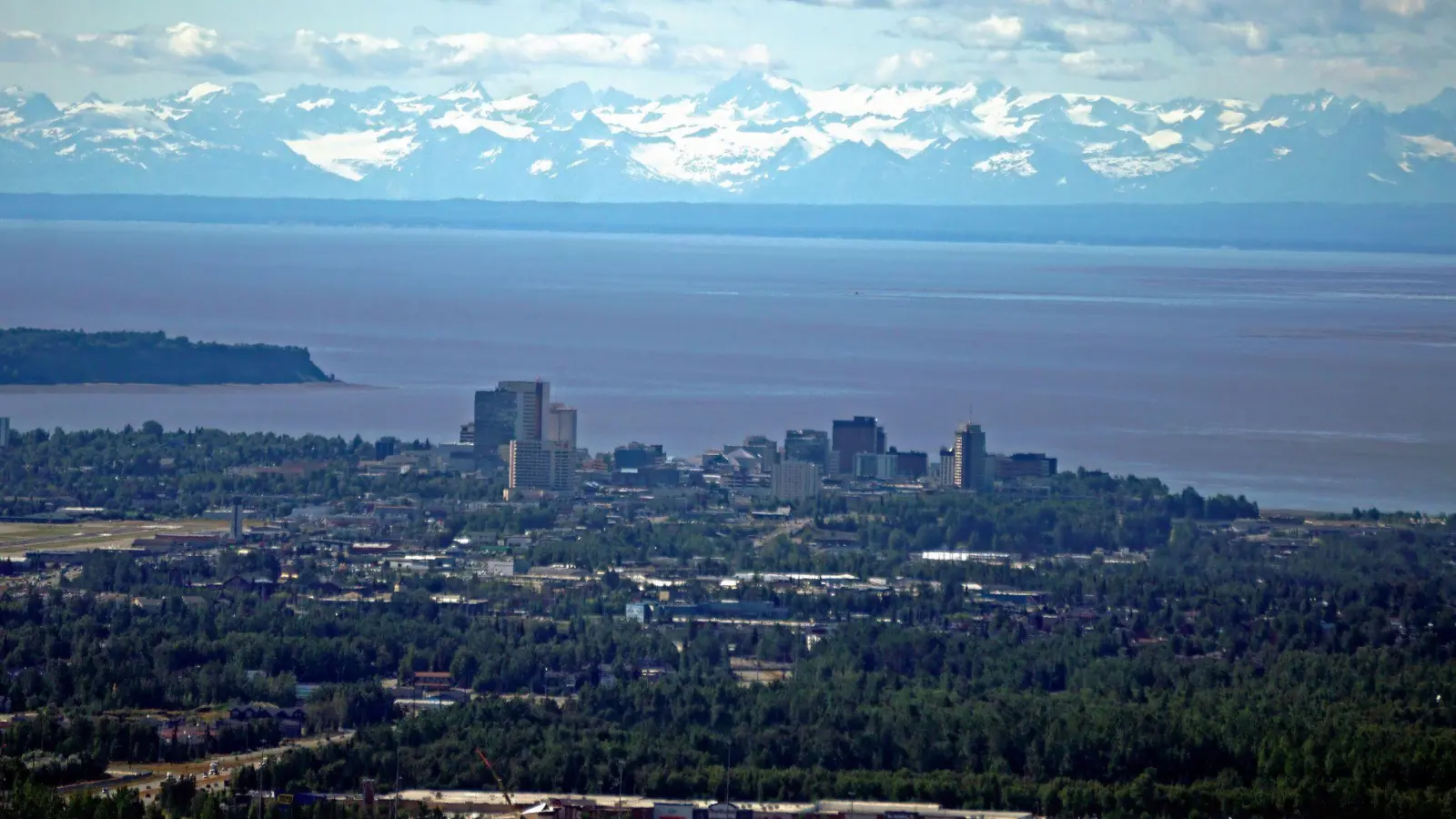 Die Stadt Anchorage ist Schauplatz eines Treffens zwischen US-Präsident Trump und dem russischen Präsidenten Putin. (Foto: Al Grillo/ZUMA Press Wire/dpa)