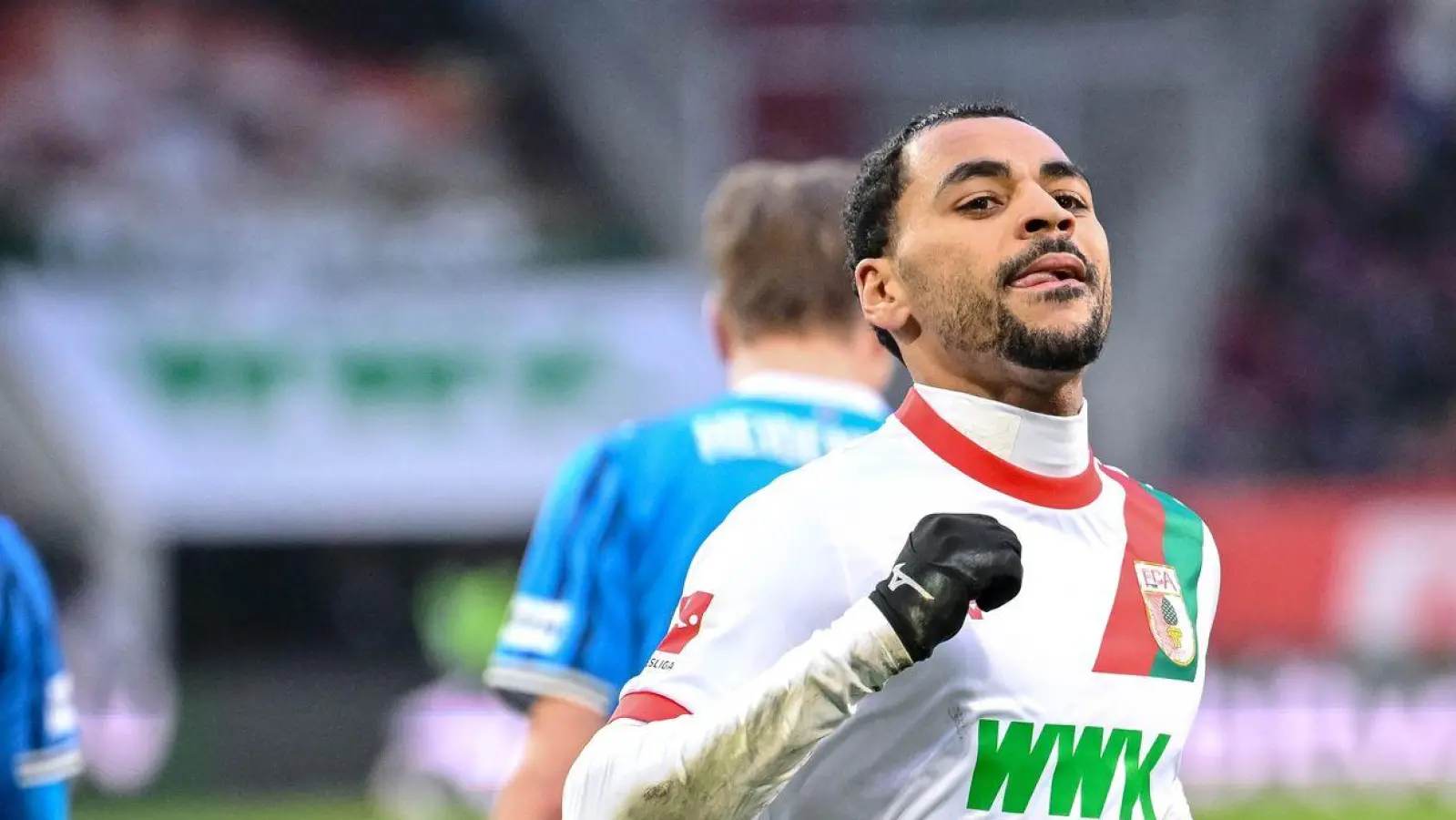 Alexis Claude-Maurice ist Augsburgs Matchwinner. (Foto: Harry Langer/dpa)