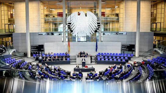 Das Gesetz wurde im Bundestag mit den Stimmen der Ampel-Fraktionen SPD, Grüne und FDP verabschiedet. (Foto: Britta Pedersen/dpa)