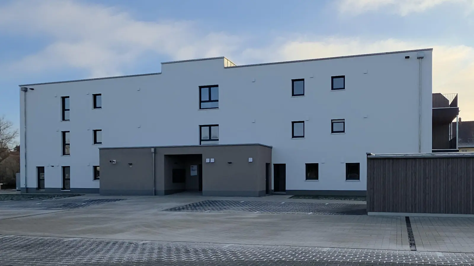 Nach rund zwei Jahren ist der Umzug nun fast abgeschlossen. Ab dem 7. Januar 2026 werden die Patienten hier in lichtdurchfluteten Behandlungszimmern mit modernster medizinischer Ausstattung behandelt.  (Foto: Hans-Bernd Glanz)