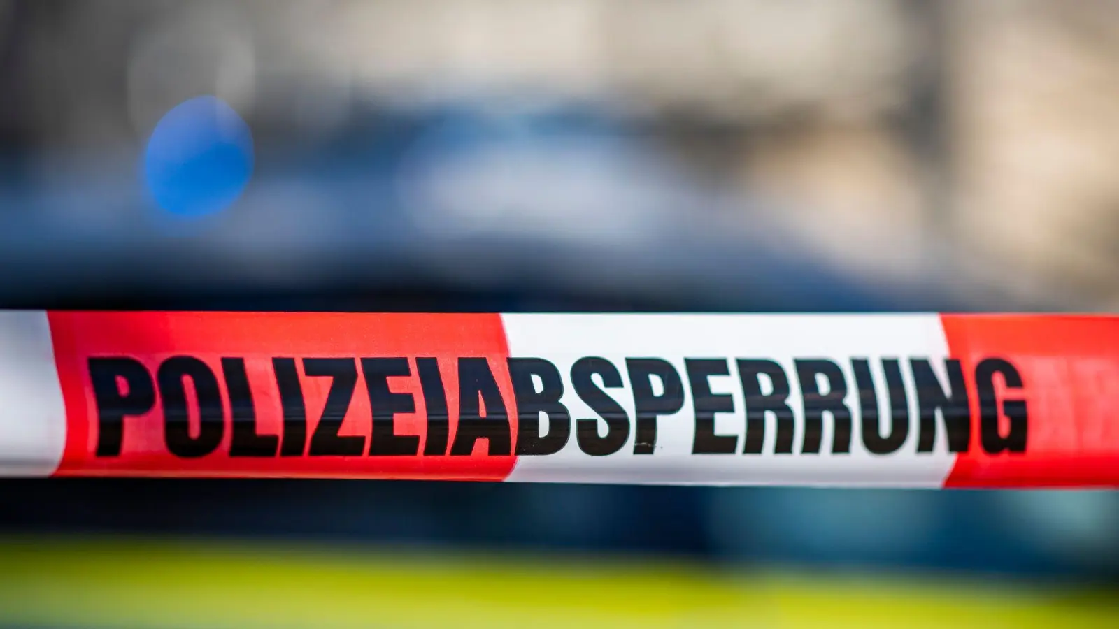 Bei Weigenheim stieß ein Sondengänger auf eine scharfe Panzergranate. (Symbolbild: David Inderlied/dpa)