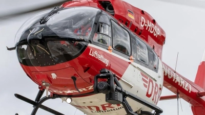 Auch ein Rettungshubschrauber war im Einsatz. (Symbolbild) (Foto: Daniel Karmann/dpa)