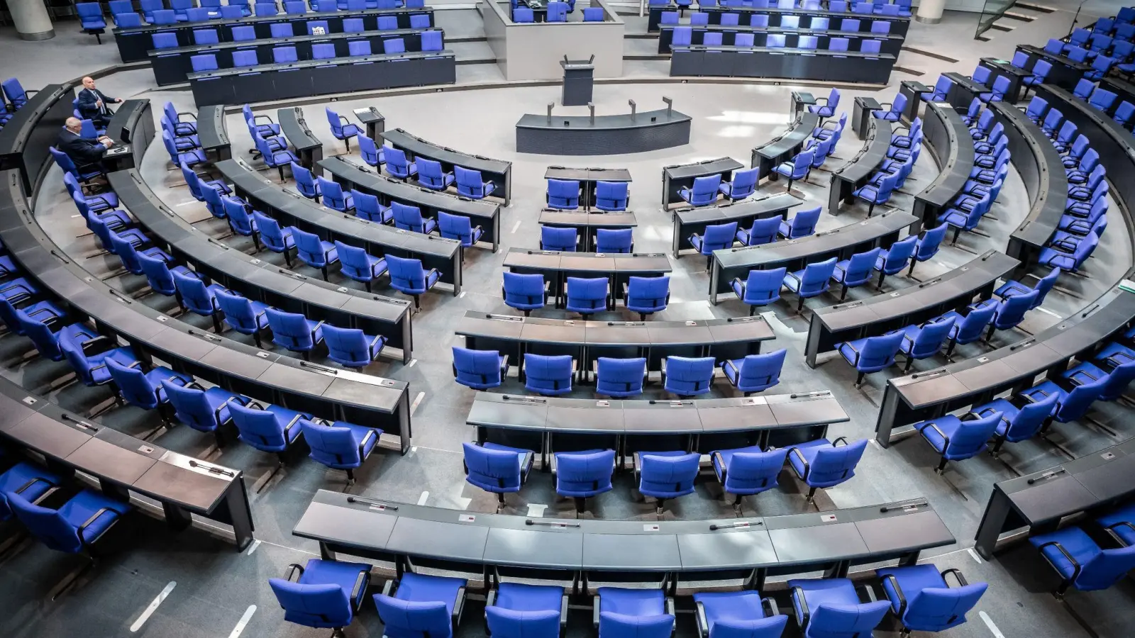 Mit der neuen Reform soll der auf 736 Abgeordnete angewachsene deutsche Bundestag ab der nächsten Wahl dauerhaft auf 630 Mandate verkleinert werden. (Foto: Michael Kappeler/dpa)