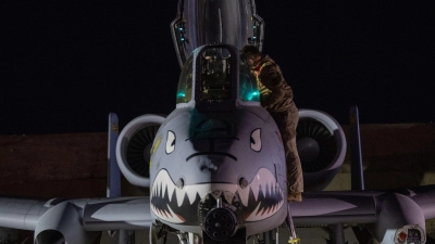 Ein A-10 Thunderbolt II wird für einen Flug vorbereitet. (Foto: Uncredited/U.S. Air Force via DVIDS/AP/dpa)