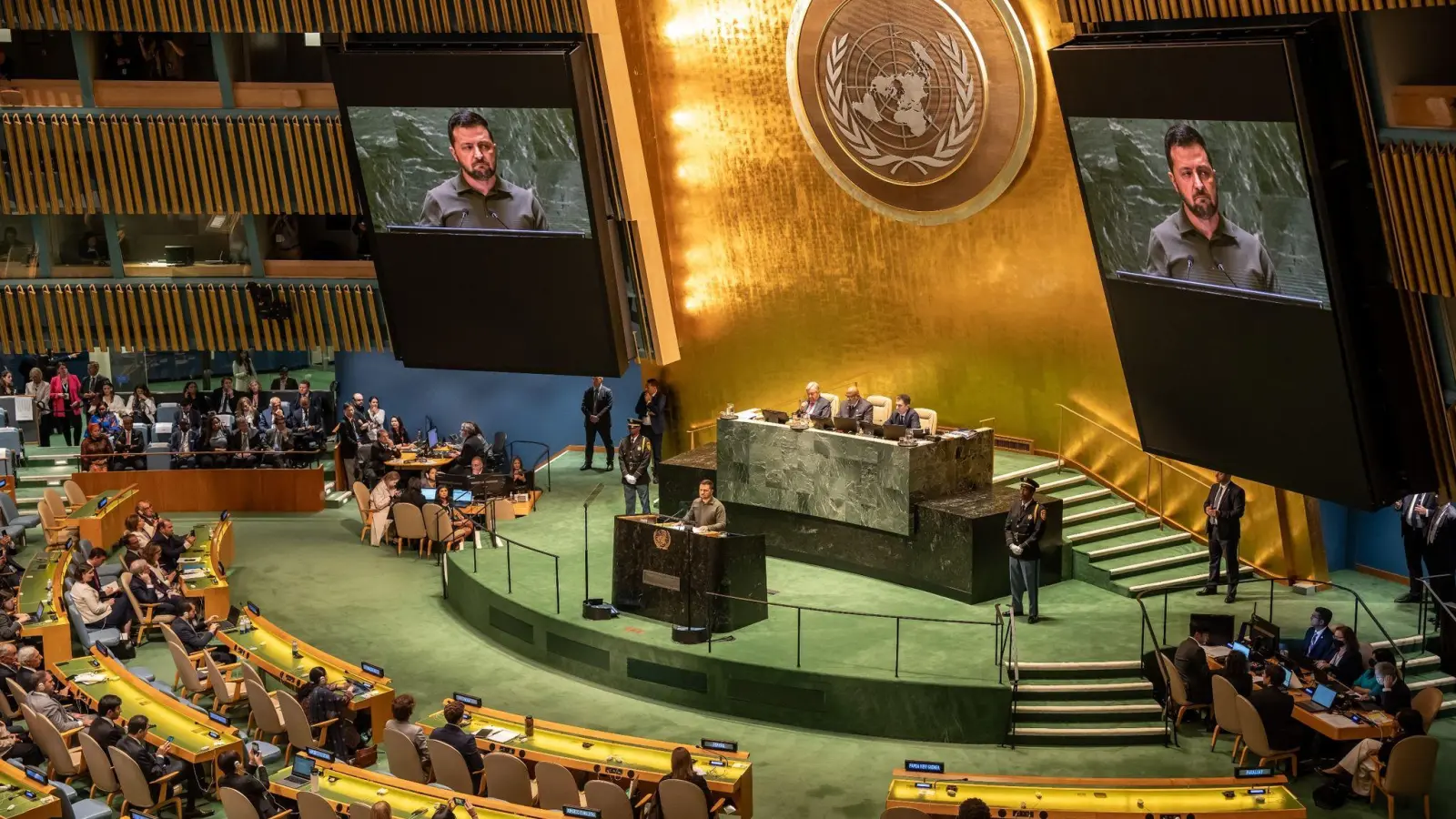 Bei einer Rede vor der UN-Vollversammlung in New York hat der ukrainische Präsident Wolodymyr Selenskyj Russlands Krieg gegen sein Land als Angriff auf die gesamte Welt dargestellt. (Foto: Michael Kappeler/dpa)