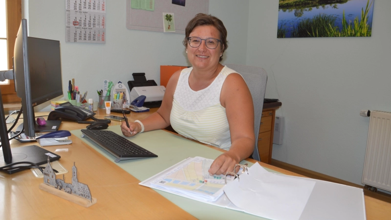 Nicole Ströhlein hat in ihren ersten 100 Amtstagen schon eine große Bandbreite der Aufgaben eines Gemeindeoberhaupts kennengelernt. (Foto: Peter Tippl)