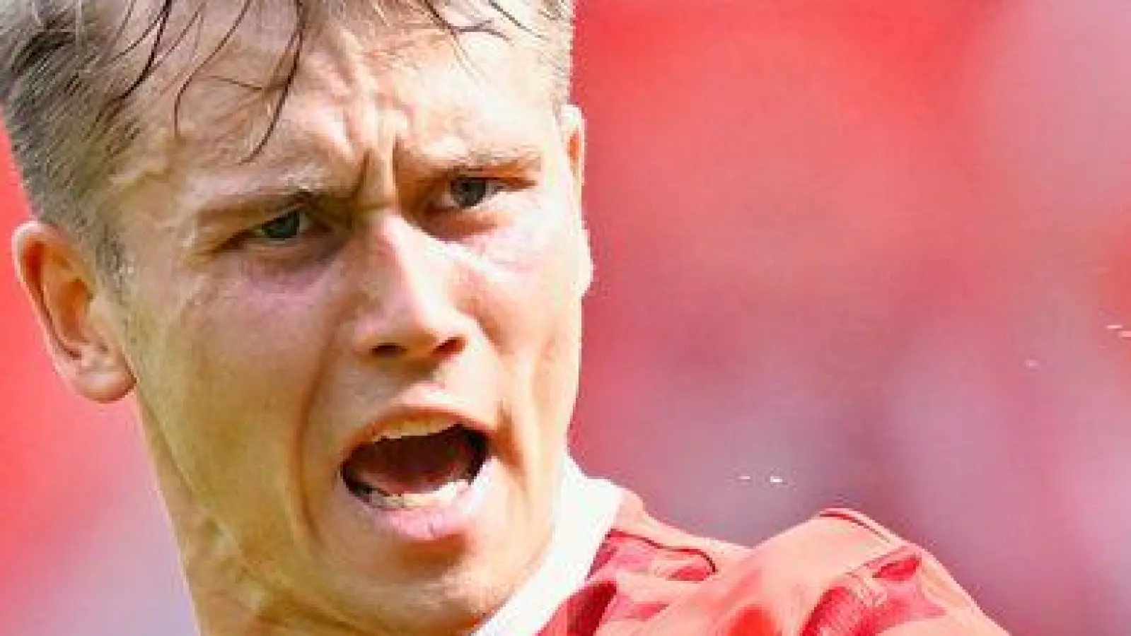 Der 1.. FC kaiserslautern hat einen späten Sieg gegen Darmstadt 98 gefeiert. (Foto: Uwe Anspach/dpa)