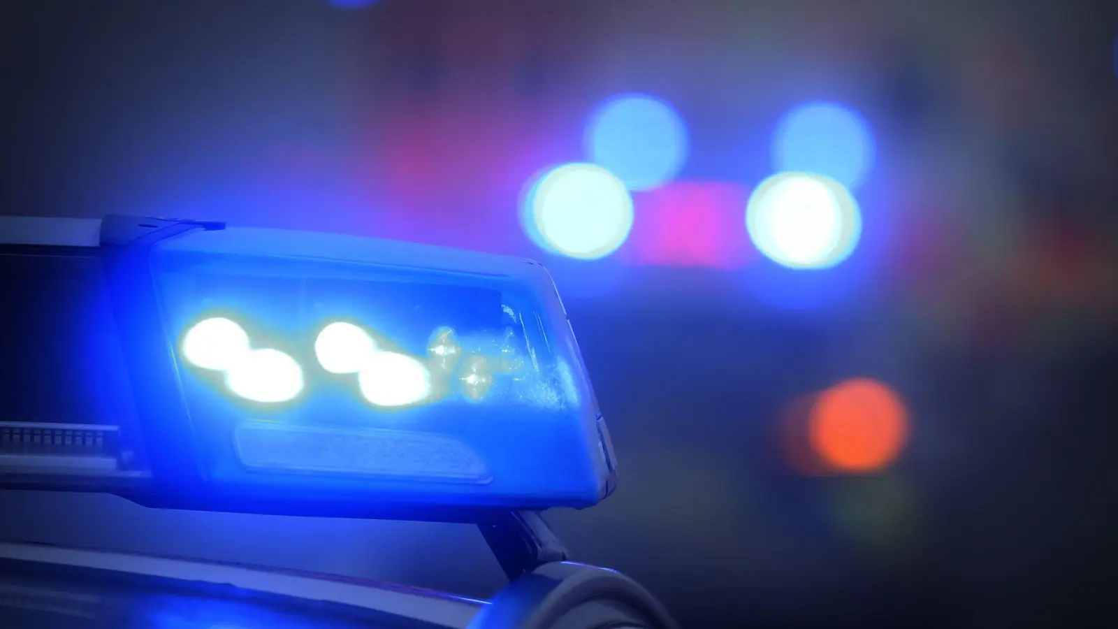 Eine Streife bemerkte den 36-Jährigen, der wegen Drogenkonsums in einer hilflosen Lage war. (Symbolbild)  (Foto: Karl-Josef Hildenbrand/dpa)