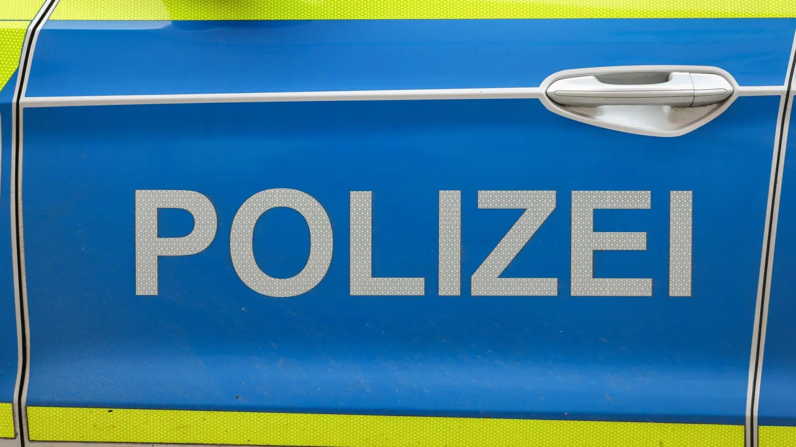 Gegen den Mann wurde nun Haftbefehl erlassen - unter anderem wegen räuberischer Erpressung. (Symbolfoto) (Foto: Jan Woitas/dpa)