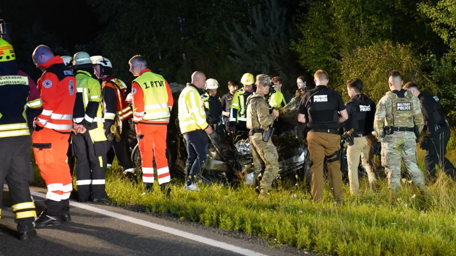 Bei einem Autounfall in Bayern ist ein 21-jähriger US-Soldat ums Leben gekommen. (Foto: Malte Tiedemann/NEWS5/dpa)