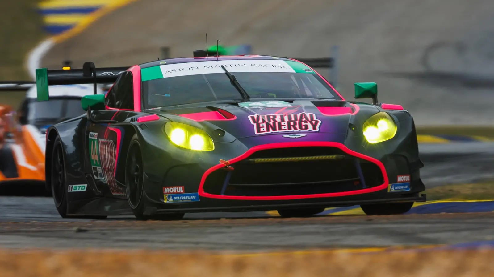Mario Farnbacher am Steuer des Aston Martin Vantage GT3 Evo von Magnus Racing. (Foto: Magnus Racing (Mark Urbano))