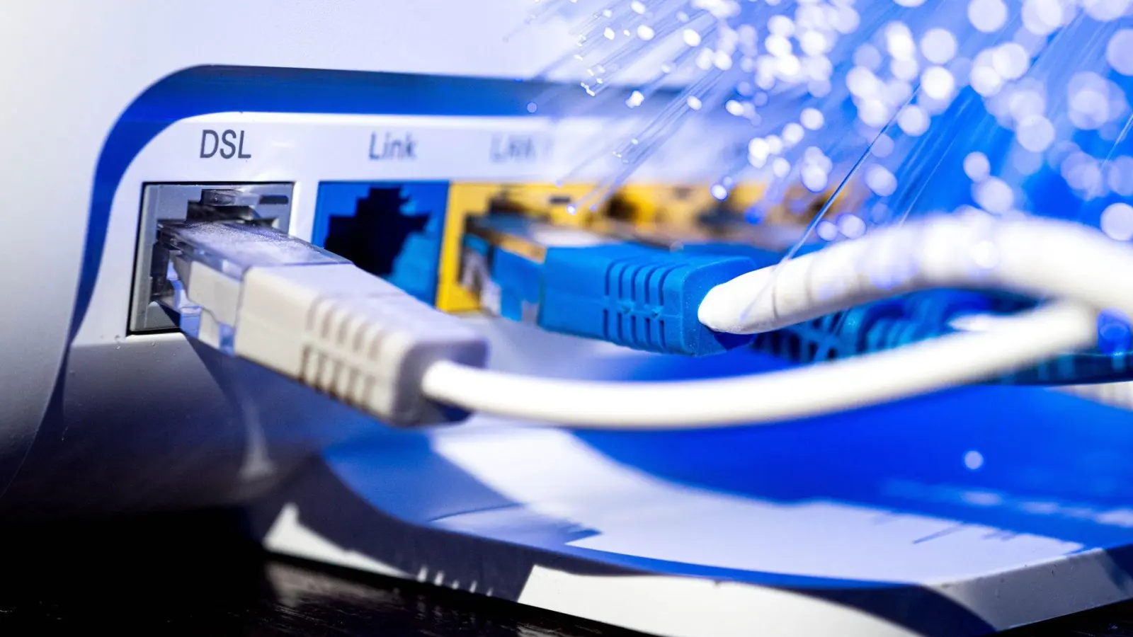 Verbraucherinnen und Verbraucher sind nicht dazu verpflichtet, einen Router oder Modem zu nutzen, das der jeweilige Anbieter vorschlägt. (Foto: Sina Schuldt/dpa/dpa-tmn)