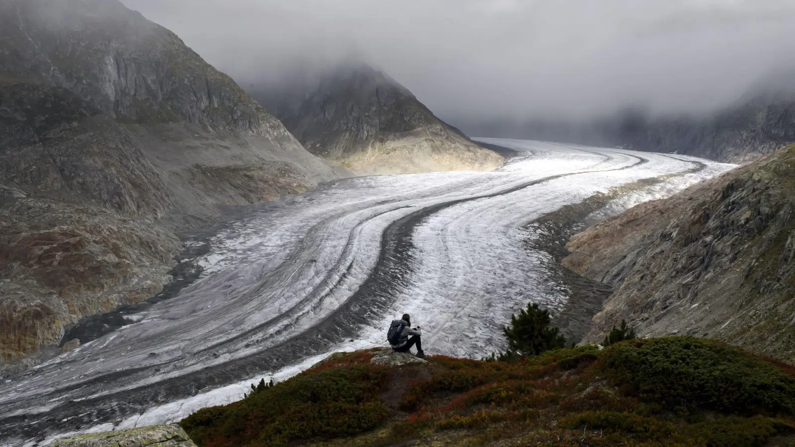 Der Klimawandel sorgt für einen Temperaturanstieg im Permafrost (Archivbild) (Foto: Anthony Anex/KEYSTONE/dpa)