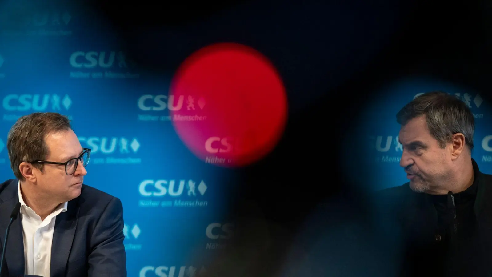 CSU-Chef Söder sieht großen Bedarf für Reformen in der EU. Eine Mitgliedschaft der Ukraine hält er für schwer umsetzbar. (Foto: Peter Kneffel/dpa)