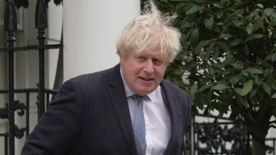 Hat seit seinem Rücktritt als Regierungschef im September 2022 einige Millionen Pfund mit Vorschüssen für Manuskripte sowie Reden verdient: Boris Johnson. (Foto: Kin Cheung/AP/dpa)