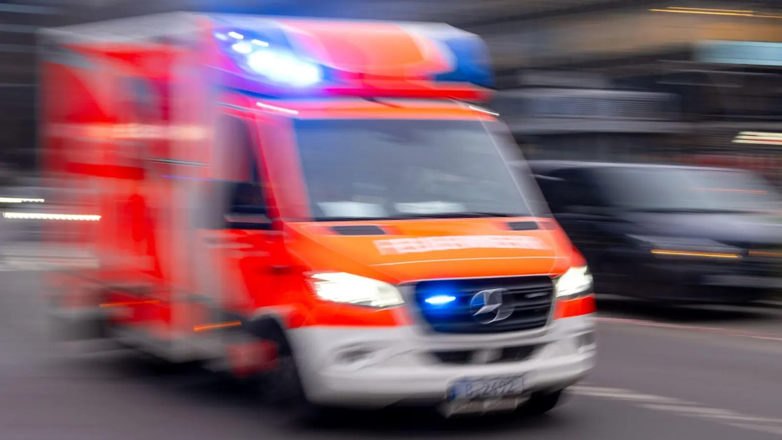 Das 1-jährige Kind wurde mit schweren Verletzungen ins Krankenhaus gebracht. (Symbolbild) (Foto: Monika Skolimowska/dpa)