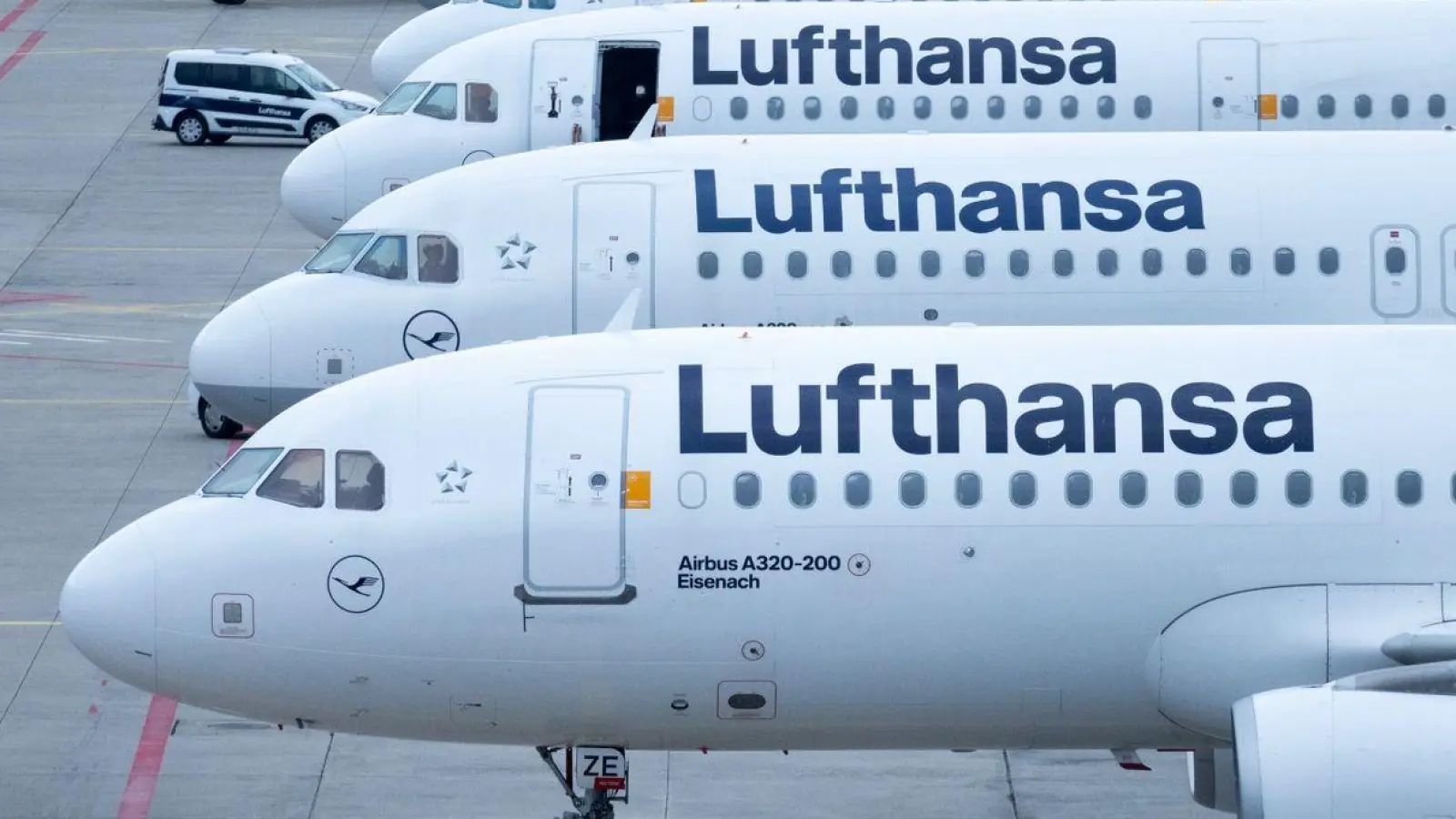 Die Tarifverhandlungen für das Kabinenpersonal der Lufthansa wurden fortgesetzt. (Foto: Lando Hass/dpa)