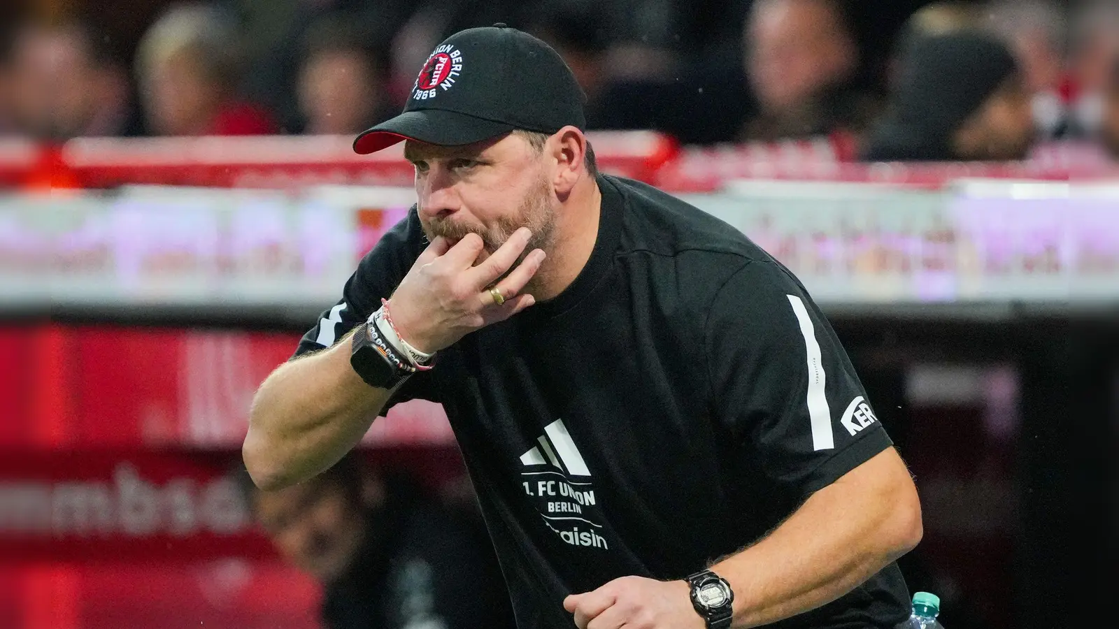 Steffen Baumgart bleibt Trainer von Union Berlin (Archivbild).  (Foto: Soeren Stache/dpa)