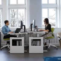 Zu denen, die ihre Bürotätigkeiten an den Campus ausgelagert haben, gehören die Grafikdesignerin Carmen Hiller und Ingenieur Benjamin Bayer. Über die Initiative des Fördervereins sollen weitere Nutzerinnen und Nutzer hinzukommen. (Foto: Campus Rothenburg)