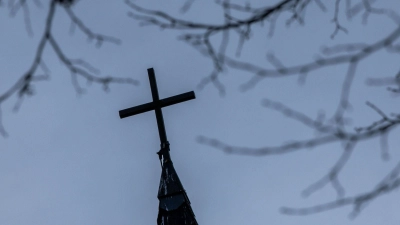 Die Kirche darf nicht mehr betretenen werden, bis es gelungen ist, die Schadstoffbelastung ausreichend zu senken. (Symbolbild) (Foto: Jens Büttner/dpa)