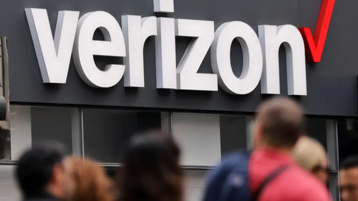 Der operative Gewinn Verizons bleibt mit knapp 7,8 Milliarden Dollar stabil. (Foto: Bebeto Matthews/AP/dpa)