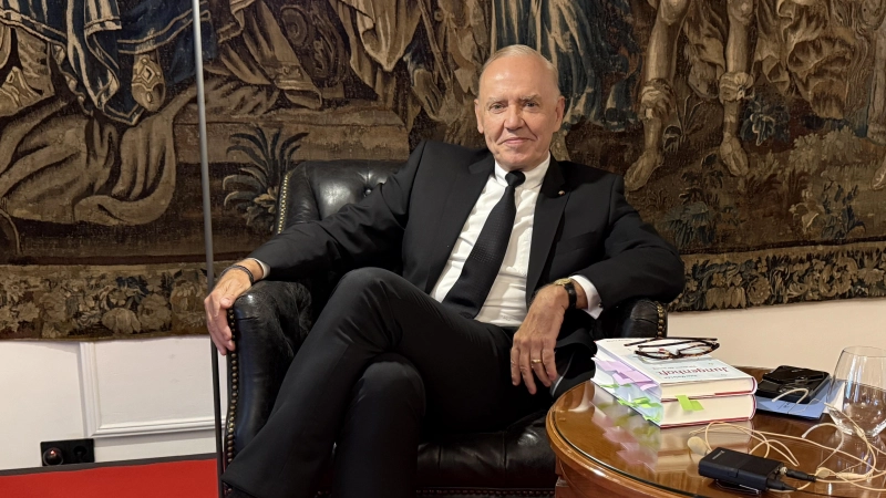 Professor Dr. Dr. Peter Löw will mit seinem Buch auch Mut machen. (Foto: Josefine Mühlroth)