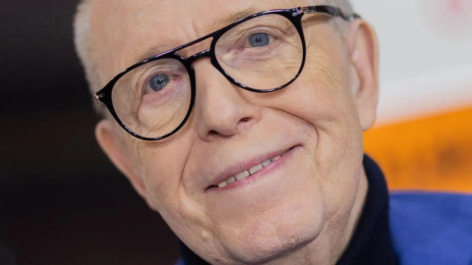 Salto für Leverkusens Champions-League-Qualifikation: Reiner Calmund macht ein launiges Versprechen. (Archivbild) (Foto: Rolf Vennenbernd/dpa)