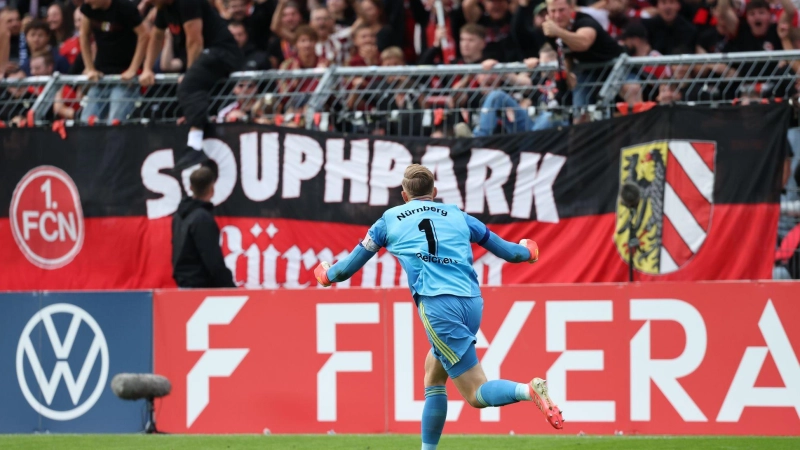 Pokal-Held wird Vater: Jan Reichert (Foto: Fabian Strauch/dpa)