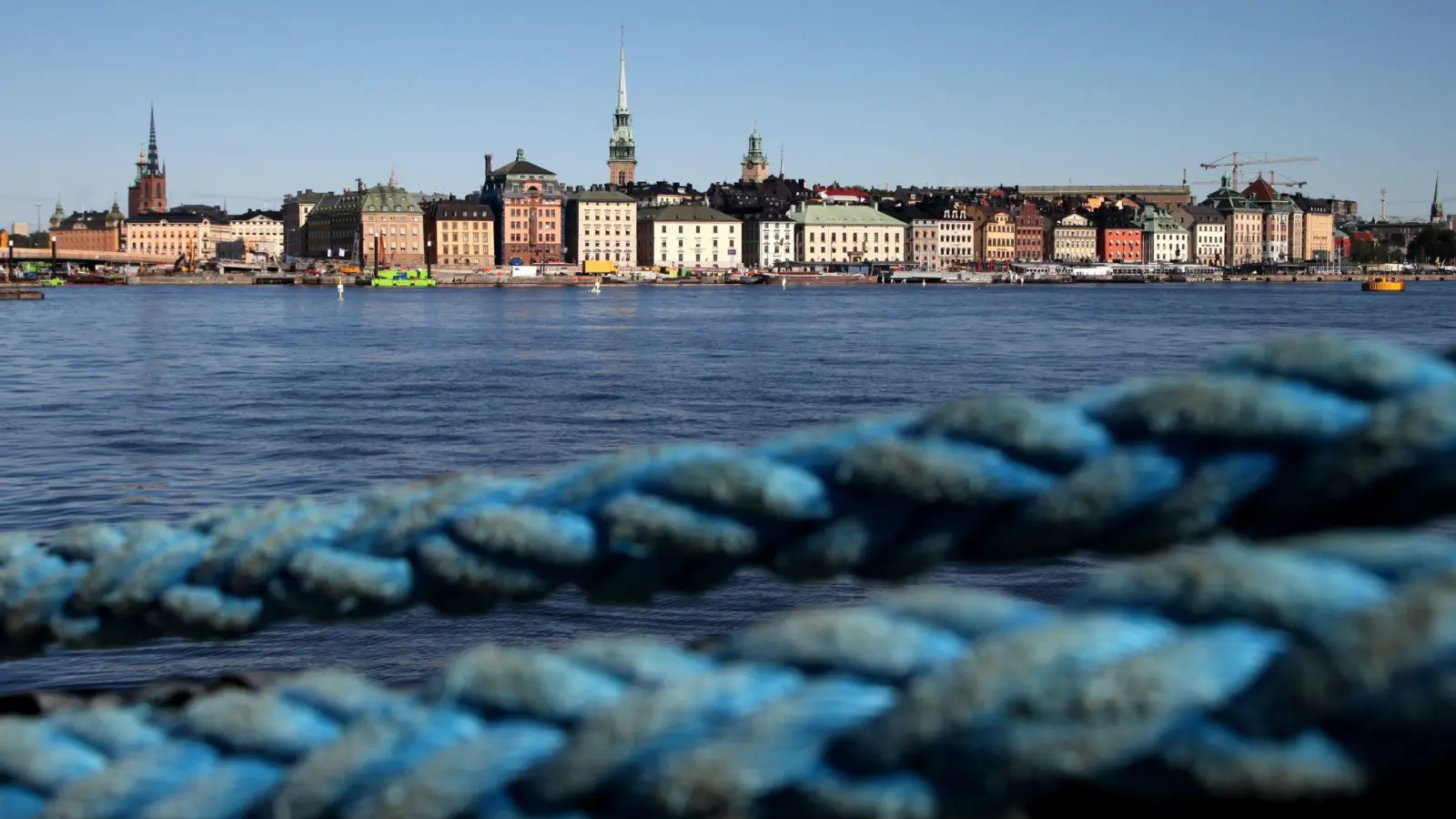 Gamla Stan, die Altstadt von Stockholm Schweden ist und bleibt für viele Deutsche ein Sehnsuchtsort. Gleichzeitig haben die Skandinavier ihre eigenen Probleme. (Foto: Steffen Trumpf/dpa/Archivbild)