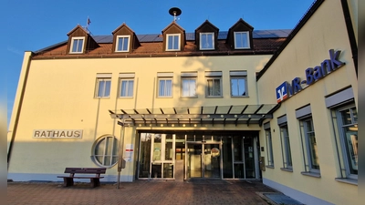 Die Sitzungen des Burgoberbacher Gemeinderats finden im Rathaus statt. (Foto: Andrea Walke)