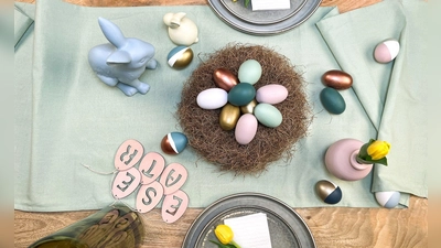 Versteckt sich da ein Trend im Nest? Eier in Pastell- und Goldtönen sind jetzt angesagt.  (Foto: Alpina Farben/DIY Academy/dpa-tmn)