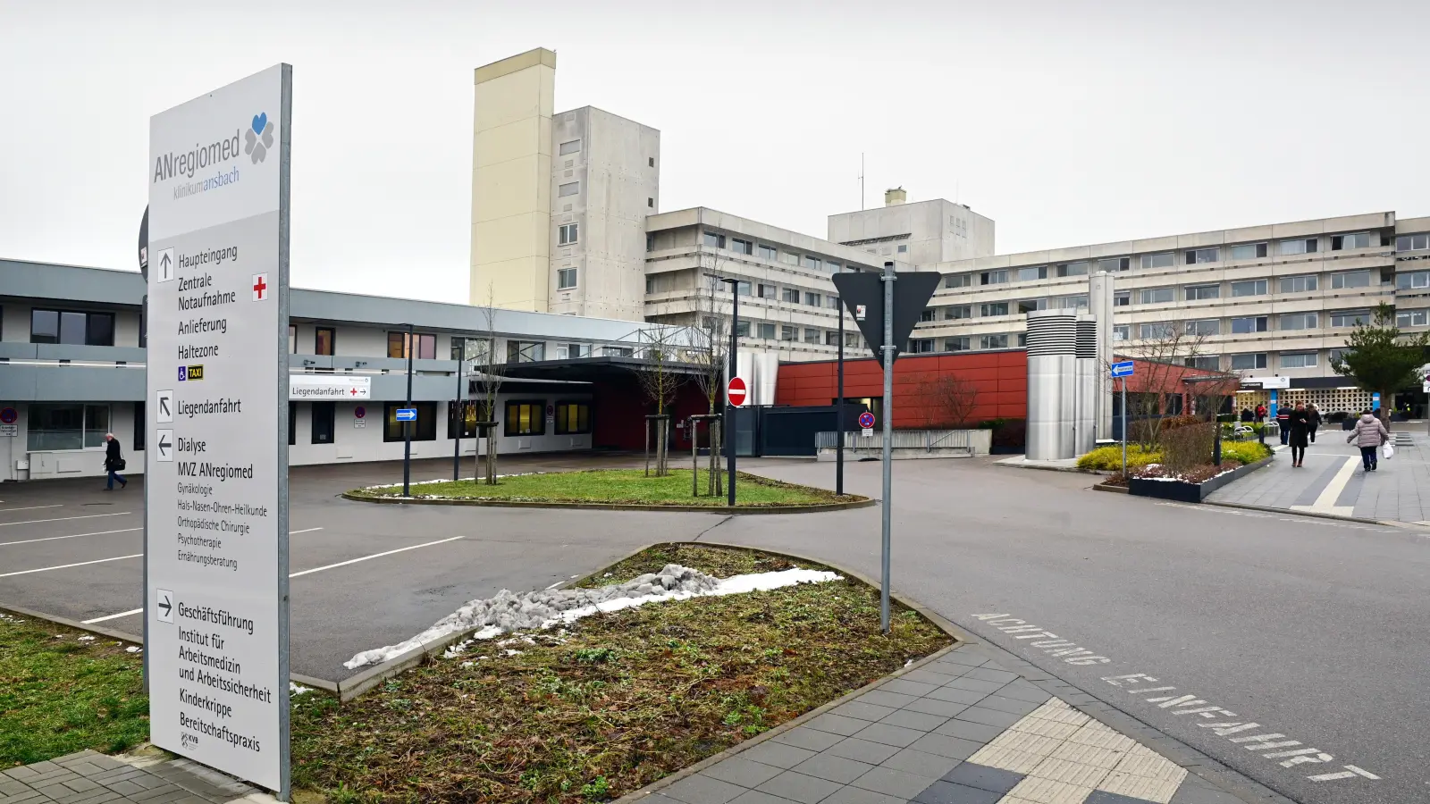 Für das Klinikum in Ansbach sowie seine weiteren Einrichtungen im Landkreis Ansbach hebt der ANregiomed-Verbund die Coronavirus-Schutzmaßnahmen auf. (Foto: Jim Albright)